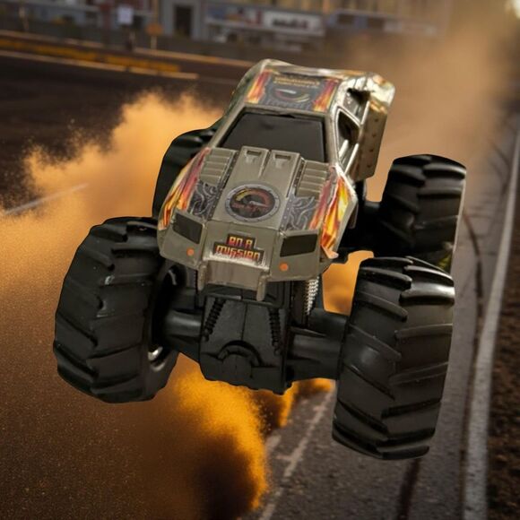 Hot Wheels Maximum Destruction Rev N Go Friction Monster Truck 1:43 - Picture 1 of 10